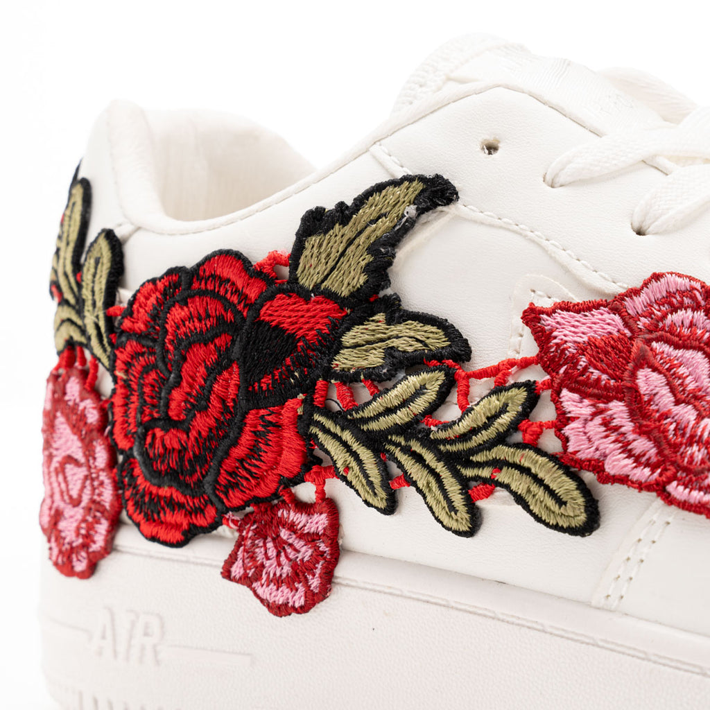 Nike Air Force Women – Pink Detail Edition